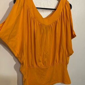 🌈 Metro style split sleeve scoop neck top M